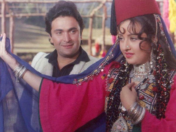 1991 में रिलीज हुई हिना इसकी हीरोइन होती करिश्मा कपूर 1991 में रिलीज हुई हिना इसकी हीरोइन होती करिश्मा कपूर