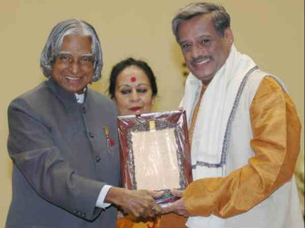 डायरेक्टर की कुर्सी डायरेक्टर की कुर्सी