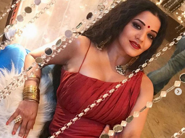 नजर 2 बंद गई मोनालिसा की नौकरी नजर 2 बंद गई मोनालिसा की नौकरी