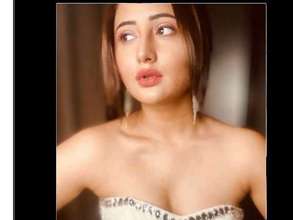बिग बॅास के बाद रश्मि काफी डिमांड में