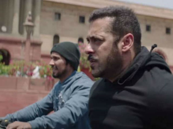 लार्ज स्केल एक्शन के लिए थिएटर की जरूरत लार्ज स्केल एक्शन के लिए थिएटर की जरूरत