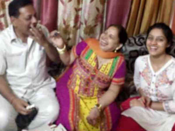 diya-aur-baati-hum-actress-deepika-singh-s-mom-tests-positive-for-covid-19 diya-aur-baati-hum-actress-deepika-singh-s-mom-tests-positive-for-covid-19