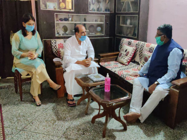 सुशांत सिंह राजपूत के परिवार से पटना ...