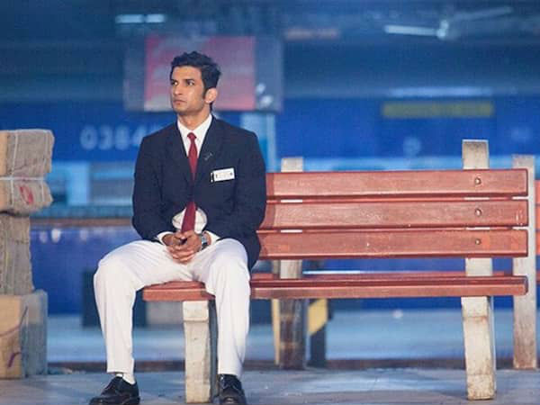 परिवार से मिलने पहुंचे सितारे