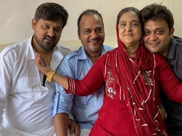 पिता की डेथ एनीवर्सरी पर पोस्ट