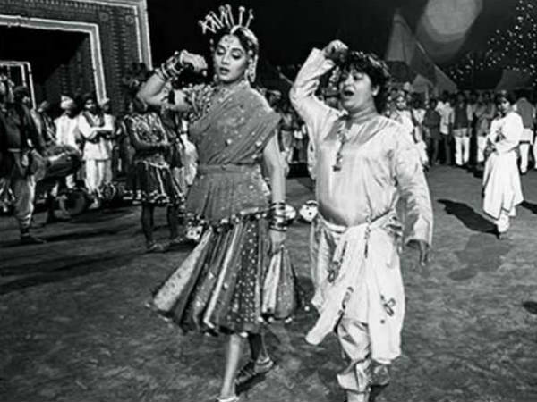 1974 में पहला ब्रेक