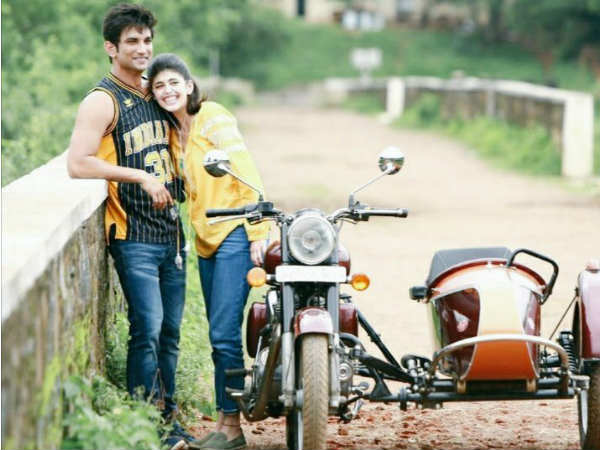 बिना पढ़े सुशांत ने साइन की थी दिल बेचारा बिना पढ़े सुशांत ने साइन की थी दिल बेचारा