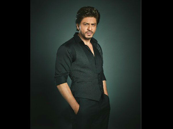 शाहरुख खान के पास ऑफर शाहरुख खान के पास ऑफर