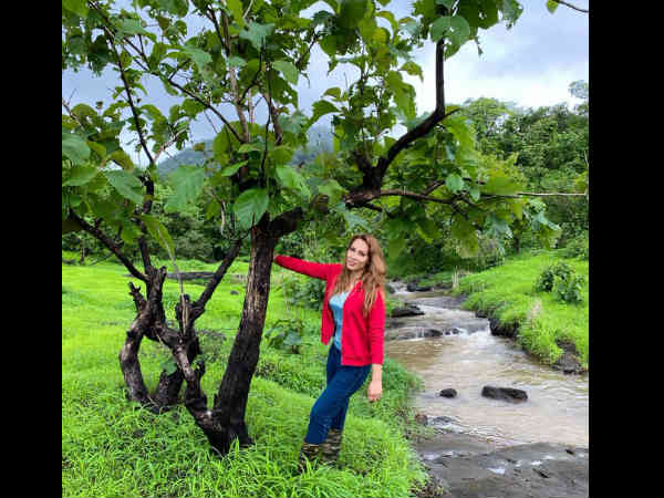 फार्महाउस में यूलिया फार्महाउस में यूलिया