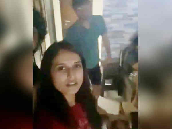 दिशा की पार्टी के सदस्य