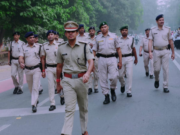 कौन हैं विनय तिवारी?