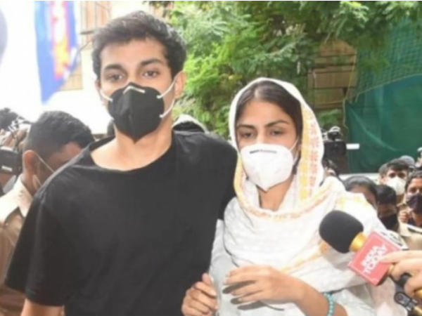 जया साहा का ड्रग चैट जया साहा का ड्रग चैट