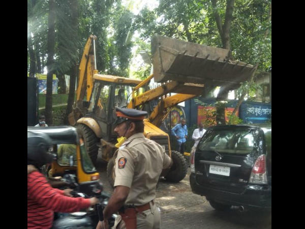 मुम्बादेवी ने मुझे अपने पास ही रख लिया मुम्बादेवी ने मुझे अपने पास ही रख लिया