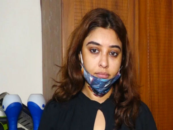 बलात्कार करने का आरोप