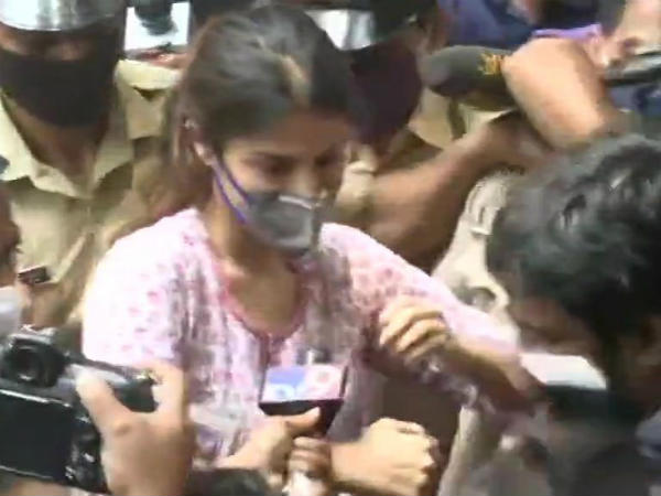 उनके कब्जे में कोई ड्रग्स नहीं मिली