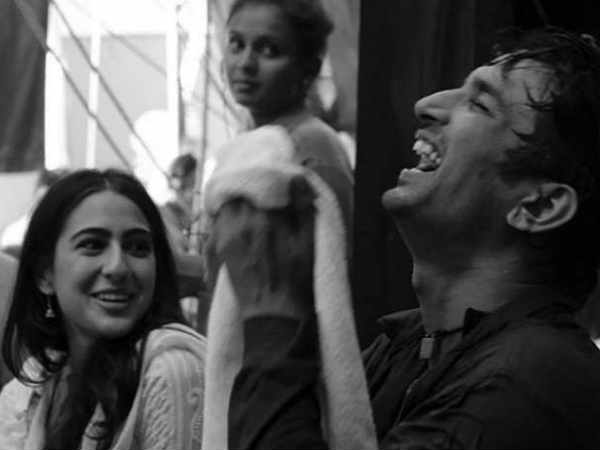 रात के 10 - 11 बजे आए