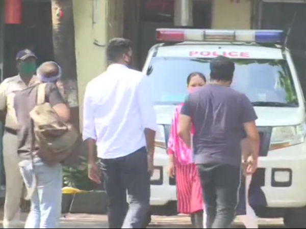अनुराग कश्यप की गिरफ्तारी की मांग