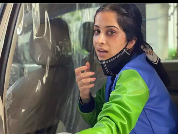 सिद्धार्थ सीनियर होने का फायदा उठा रहे हैं सिद्धार्थ सीनियर होने का फायदा उठा रहे हैं