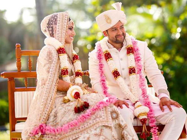 सोशल मीडिया से दूरी और आपकी दो बार शादी की चर्चा भी रही?