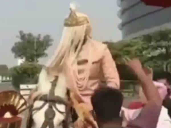 घोड़ी चढ़ गया ओए!