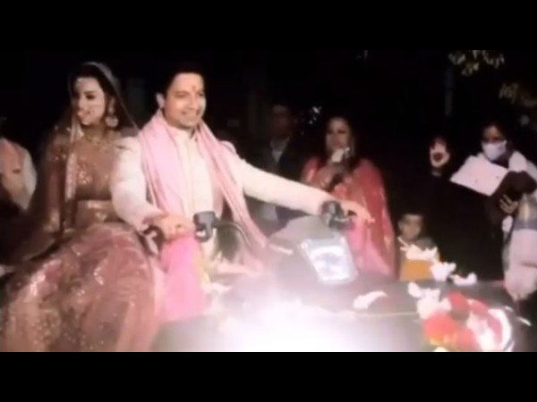 बाइक पर