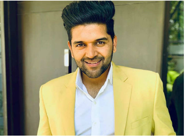 तस्वीर के साथ लिखा है..