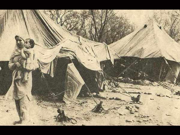 4 लाख कश्मीरी पंडित बने रिफ्यूजी 4 लाख कश्मीरी पंडित बने रिफ्यूजी