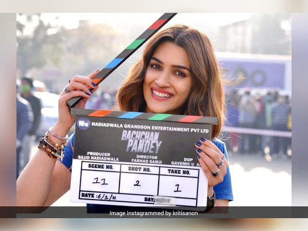 कृति ने भी शेयर की फोटो कृति ने भी शेयर की फोटो
