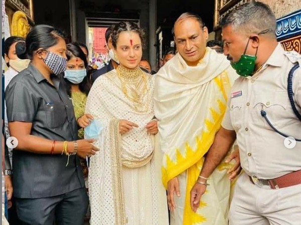 अमेरिकी राष्ट्रपति पर बरसीं कंगना रनौत अमेरिकी राष्ट्रपति पर बरसीं कंगना रनौत