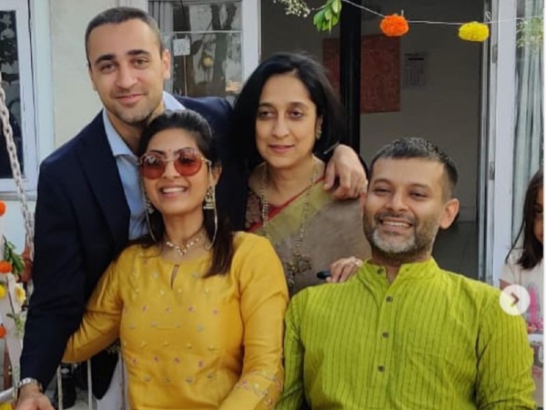 इमरान खान भी पहुंचे