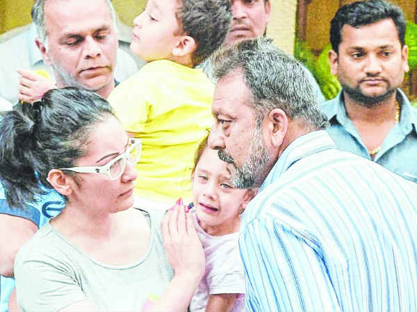 बेहद बड़े फ्लैट बेहद बड़े फ्लैट