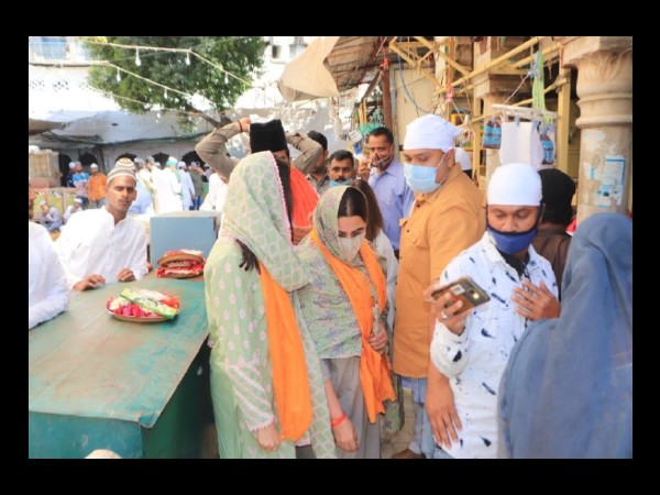 सारा अली खान और अमृता सारा अली खान और अमृता