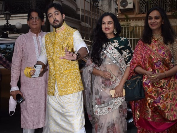 परिवार के साथ प्रियांक