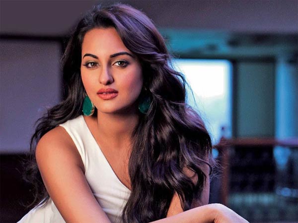 क्यों सब पूछते हैं क्यों हम सड़कों पर उतर आए हैं क्यों सब पूछते हैं क्यों हम सड़कों पर उतर आए हैं