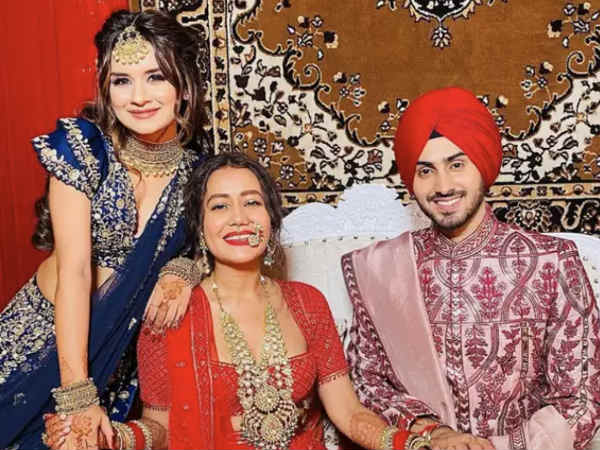 नेहा और रोहनप्रीत का रोमांस