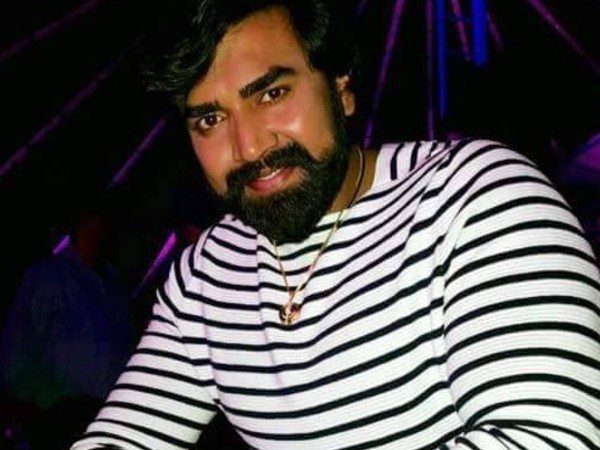 संदीप की पत्नी ने तोड़ा दरवाजा