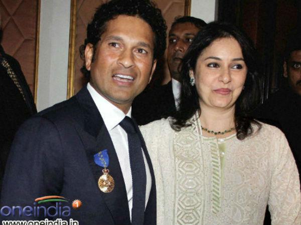 तारीफ कर रहे हैं तारीफ कर रहे हैं