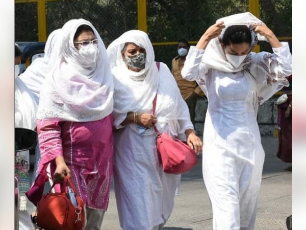 पिता जफर अहमद का अंतिम संस्कार पिता जफर अहमद का अंतिम संस्कार