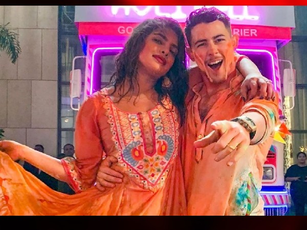 जीजू निक और प्रियंका की पहली होली जीजू निक और प्रियंका की पहली होली