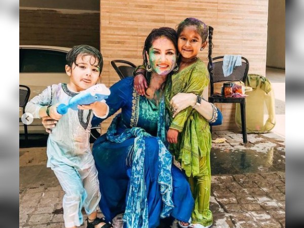 तीन बच्चे तीन बच्चे