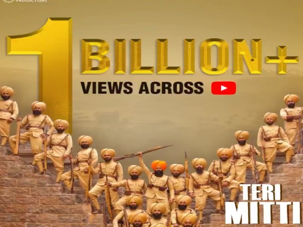 कमेंट कर रहे हैं कमेंट कर रहे हैं