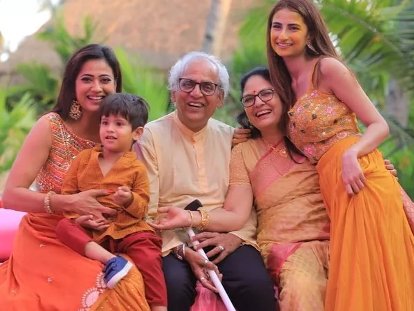 इतना कुछ सहने के बाद भी मेरे बच्चे कभी उदास नहीं होते इतना कुछ सहने के बाद भी मेरे बच्चे कभी उदास नहीं होते