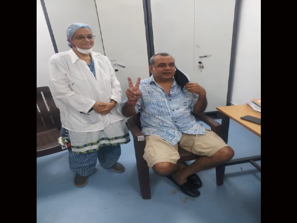 परेश रावल ने भी लगवाई कोरोना वैक्सीन परेश रावल ने भी लगवाई कोरोना वैक्सीन