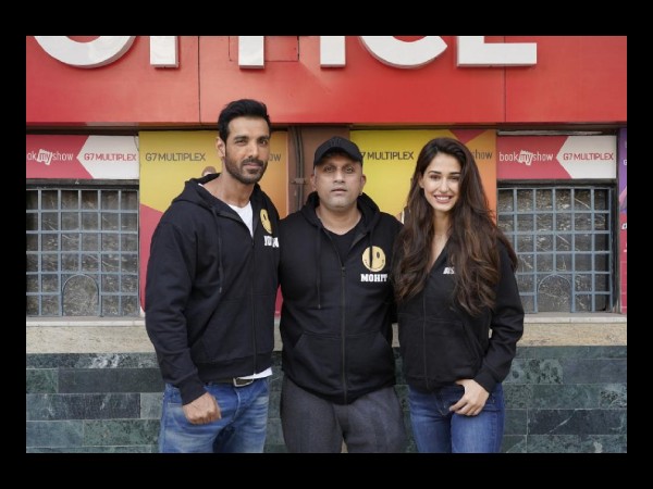 एक विलेन 2 की शूटिंग छोड़ पार्टी में पहुंची एक विलेन 2 की शूटिंग छोड़ पार्टी में पहुंची