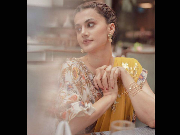 तापसी पन्नू के पास 5 करोड़ कैश तापसी पन्नू के पास 5 करोड़ कैश