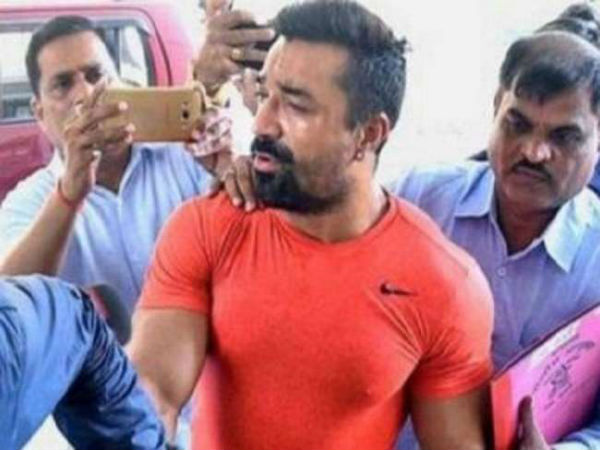पूछताछ जारी है पूछताछ जारी है