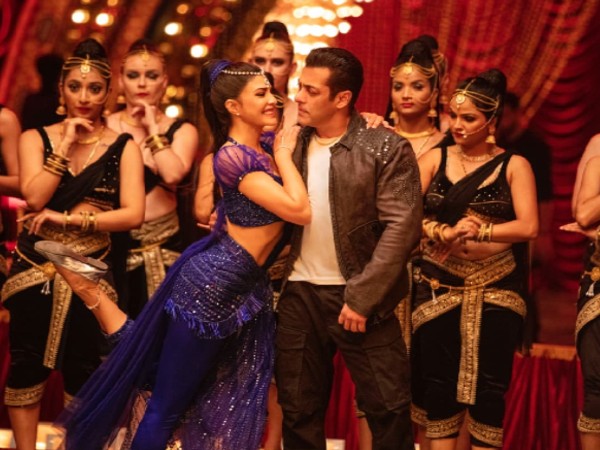 दिल दे दिया' सॉन्ग हुआ रिलीज़! Salman Khan and Jacqueline Fernandez song  Dil De Diya release from Radhe! - Hindi Filmibeat