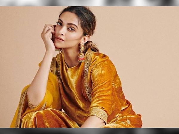 दीपिका किन फिल्मों में बिजी हैं दीपिका किन फिल्मों में बिजी हैं