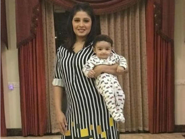 सुनिधि ने बोला अब हम साथ हैं सुनिधि ने बोला अब हम साथ हैं