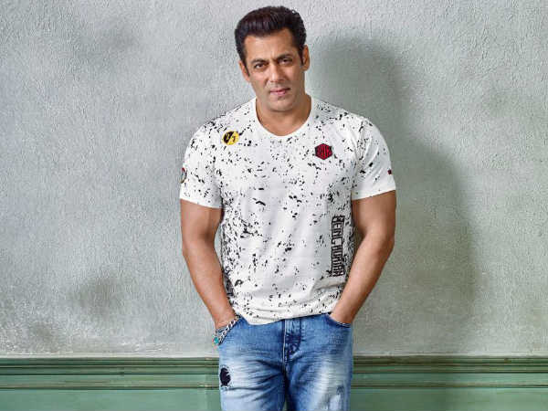 फिल्म इंडस्ट्री से आप सबने जो किया है अपने अपने तरीके से लोगों के लिए,और जो आप कर रहे हैं, ऐसे में खबर आ रही है कि राधे की कमाई भी कोविड राहत कार्य में ही जाएगी? ये खबर कितनी सच्ची है? फिल्म इंडस्ट्री से आप सबने जो किया है अपने अपने तरीके से लोगों के लिए,और जो आप कर रहे हैं, ऐसे में खबर आ रही है कि राधे की कमाई भी कोविड राहत कार्य में ही जाएगी? ये खबर कितनी सच्ची है?